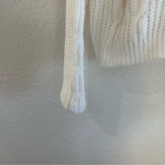 Cropped Ultra Flirt White V-Neck Cable Knit Sweater Size S - Picture 6 of 9